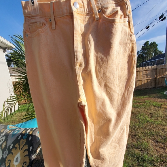 Universal Thread - Picture 2 of 12